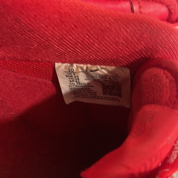 all red Nike air forces with supreme laces and original laces - Picture 5 of 7